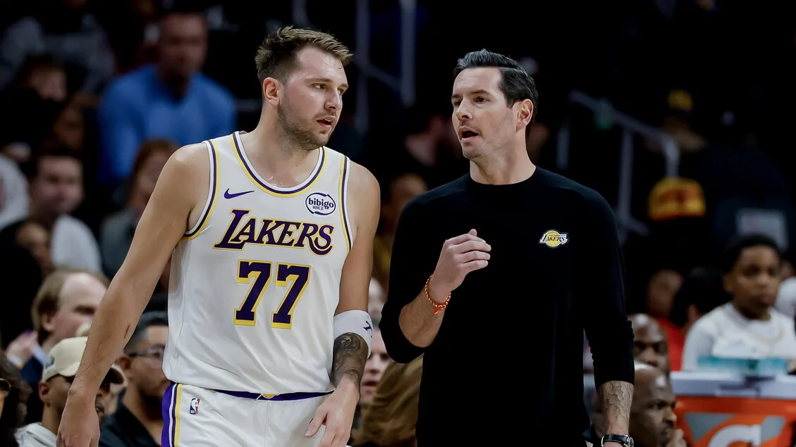 Doncic conduz Lakers a goleada sobre Golden State no Chase Center