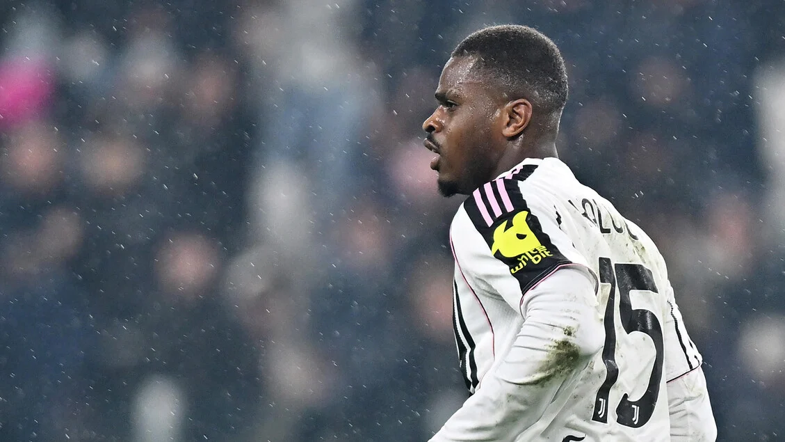 Kalulu destaca importância do duelo em Roma após eliminação da Champions: 'Há outras 11 partidas'