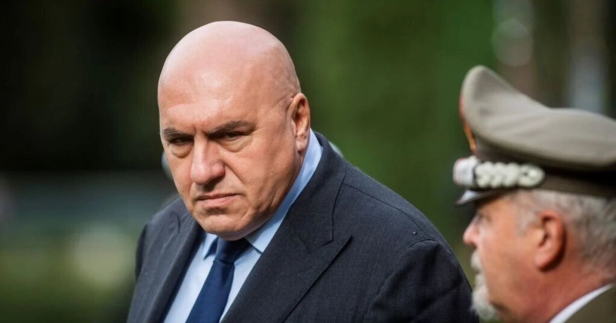 Crosetto afirma que os EUA avisaram a Itália 'com o ataque em curso' e defende suas escolhas