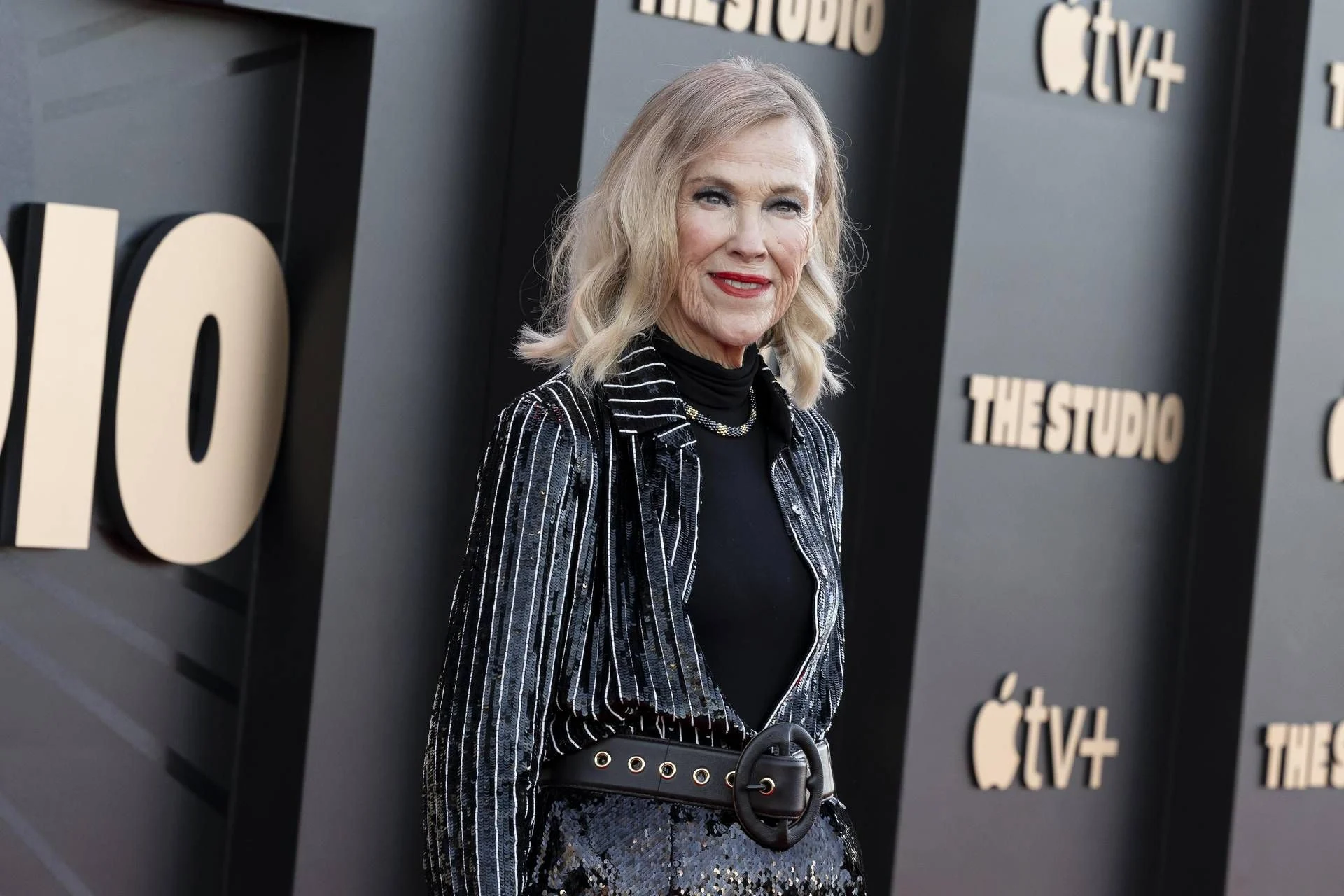 Catherine O'Hara recebe prêmio póstumo nos Actor Awards da SAG-AFTRA em emocionada homenagem