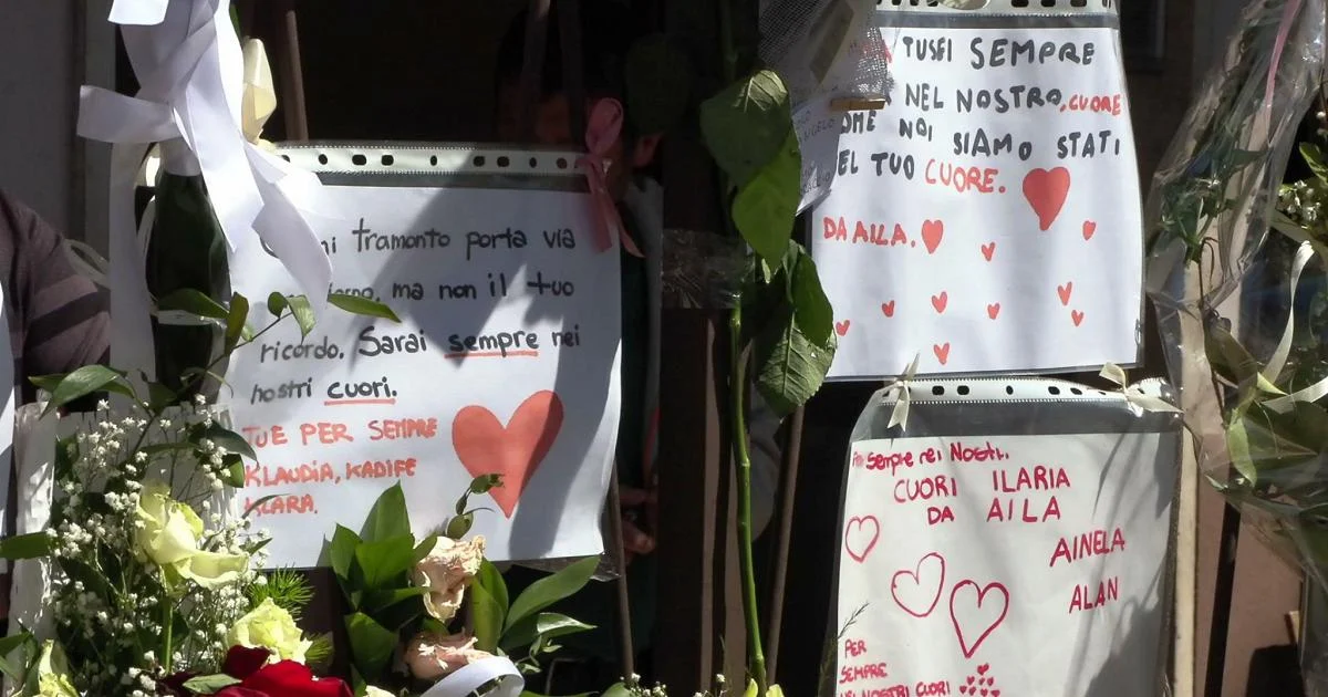 Mãe de Mark Samson diz que limpou o quarto e retirou roupas após o feminicídio de Ilaria Sula