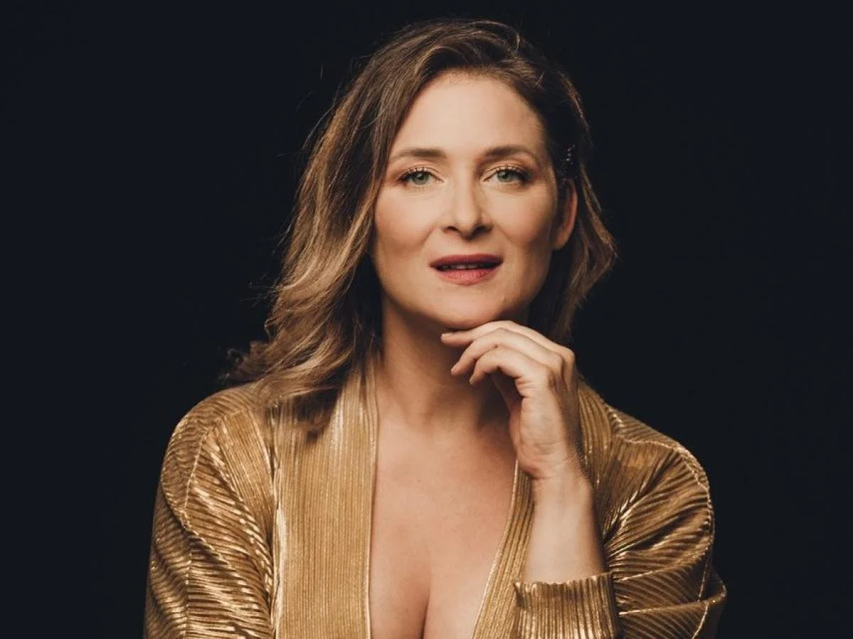 Alice Mangione retorna aos palcos com 'Cruda e nuda - Lato B' após separação: «Recuperei o contato comigo»