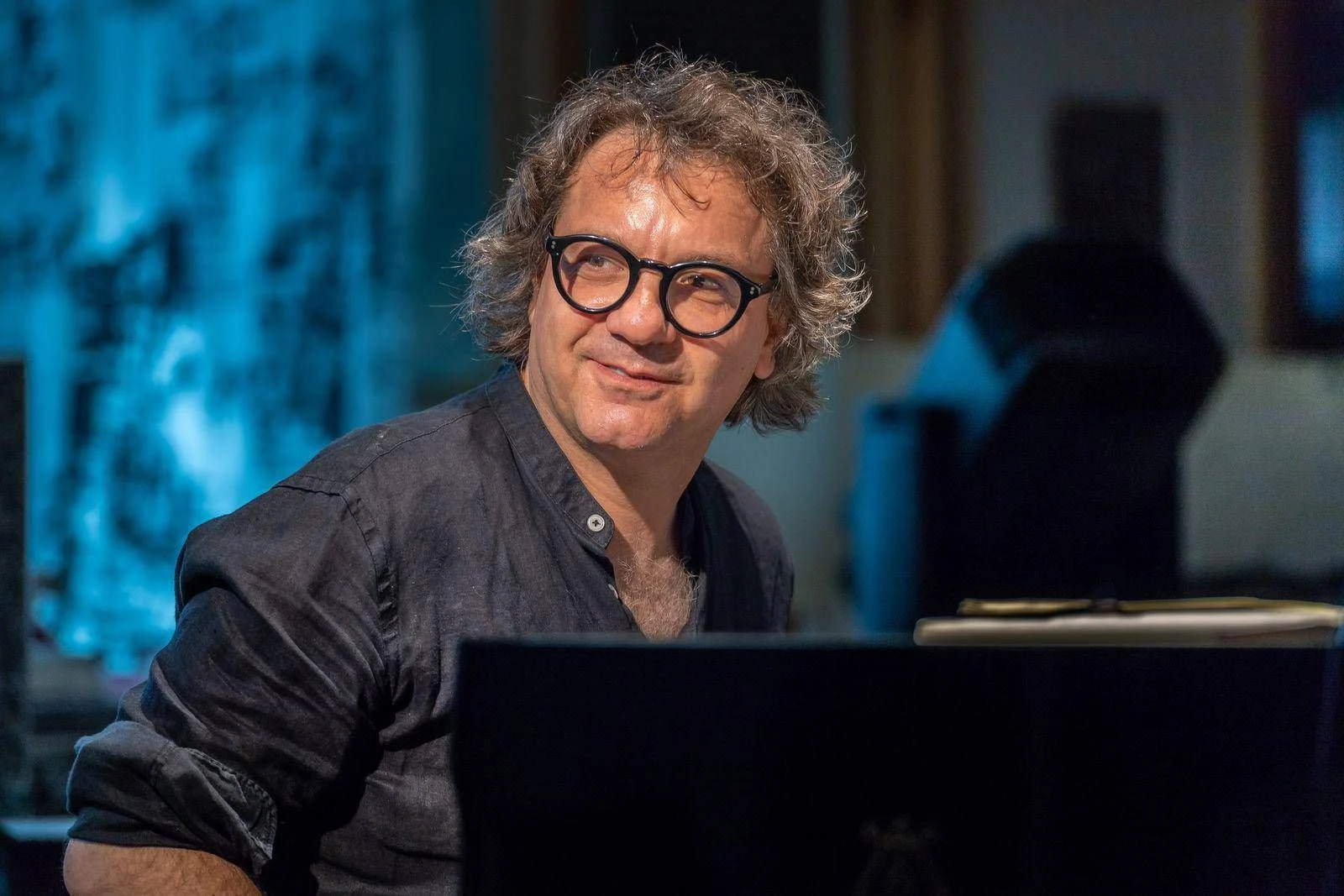 Remo Anzovino assina a trilha sonora do docufilm pelos 150 anos do Corriere della Sera