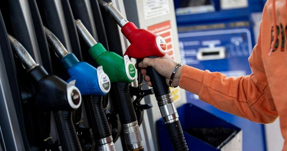 Gasolina e diesel disparam na Itália; governo aciona Guardia di Finanza para ampliar fiscalizações