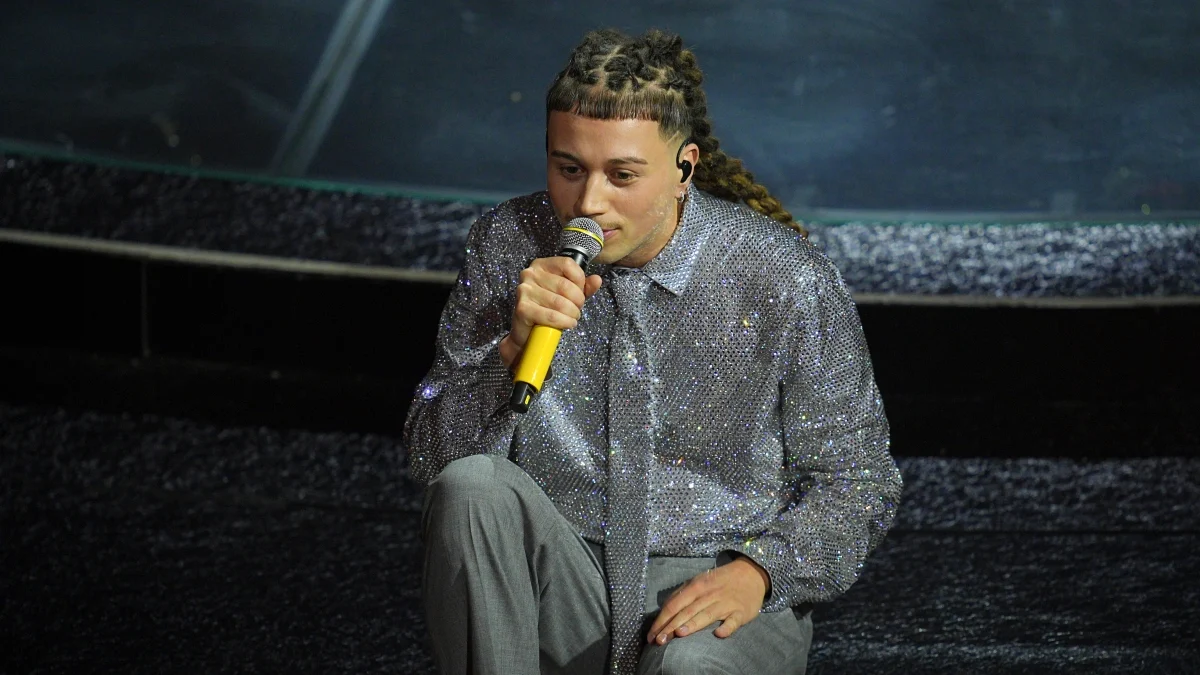 Sayf, a revelação de Sanremo: o jovem genovês que conquistou o público acompanhado pela mãe tunisina