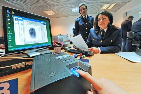 Como acompanhar o Status da sua Autorização de Residência na Itália