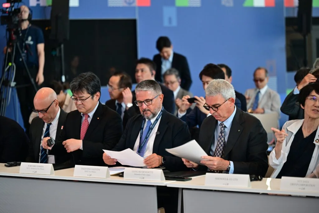 Japão e Itália: Investimentos e Colaboração para Transformar o Futuro