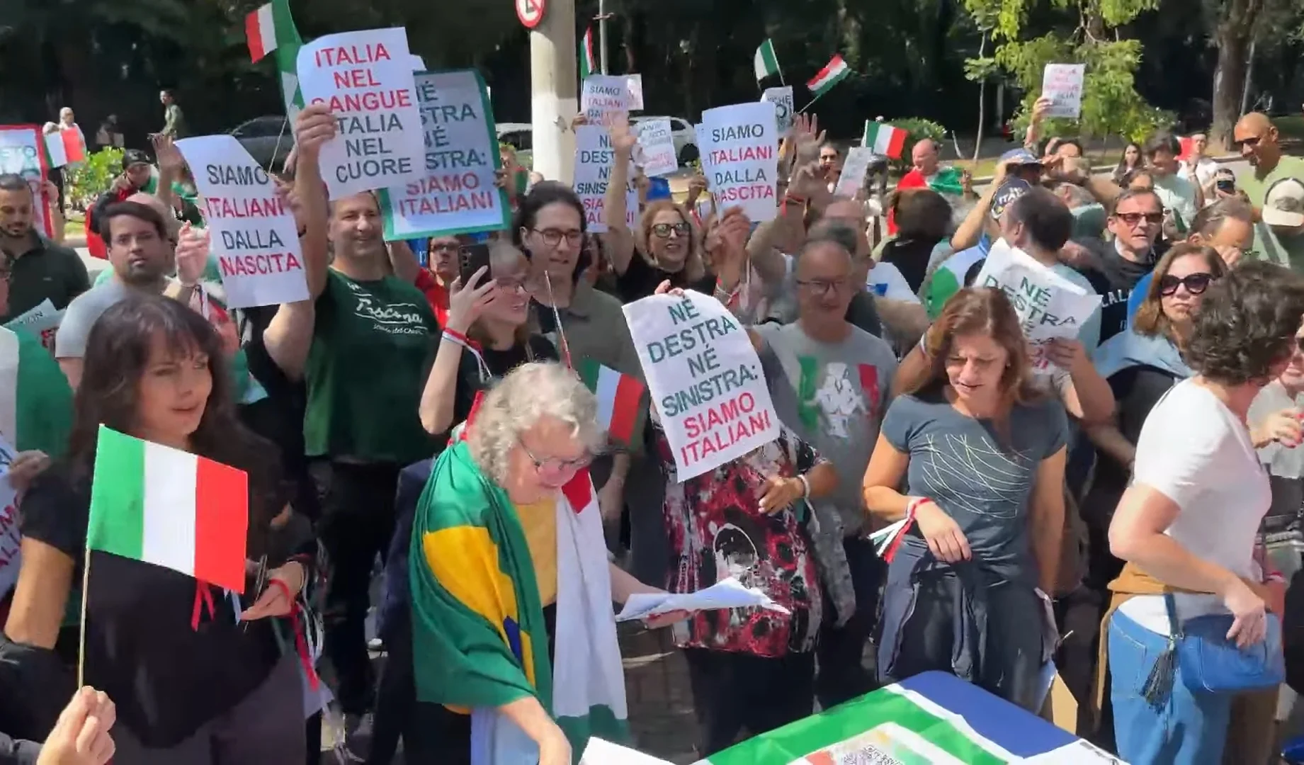 Manifestação no Ibirapuera reúne comunidade em defesa da cidadania