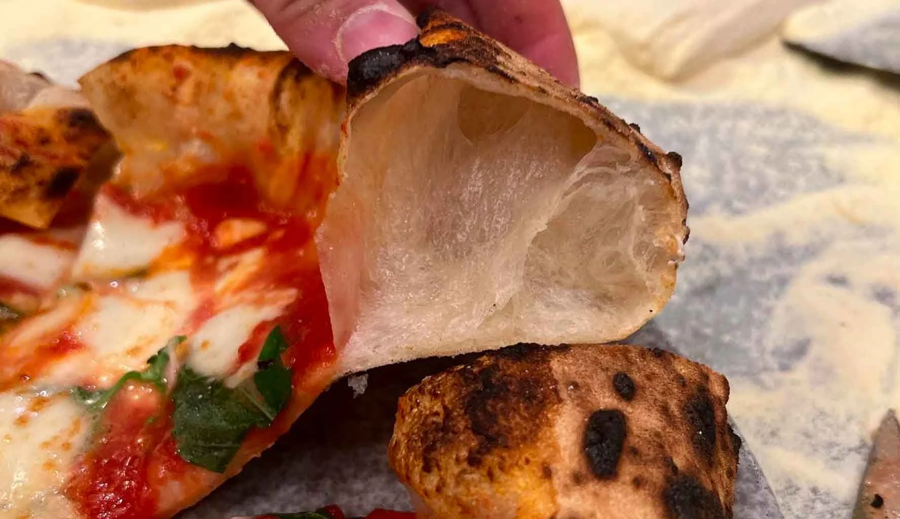 Segredo da Pizza Napolitana com Massa Leve e Borda Fofinha