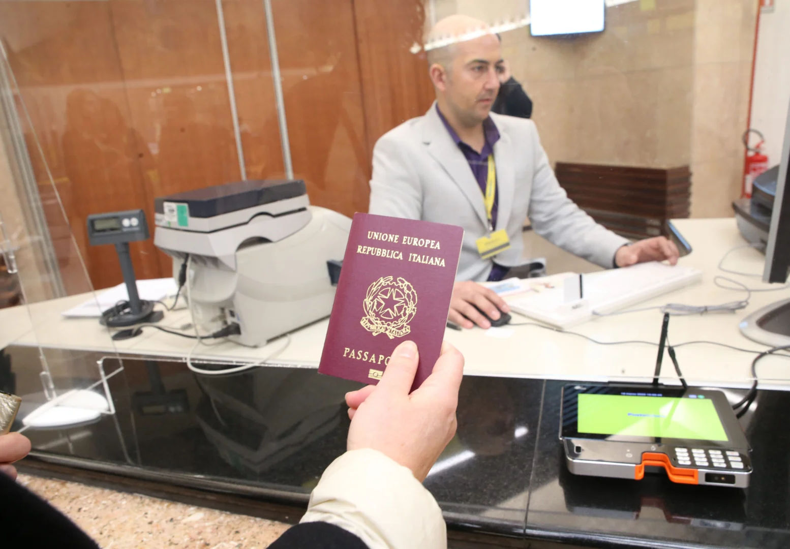 Mais de 3.200 agências do Poste Italiane agora emitem e renovam passaportes