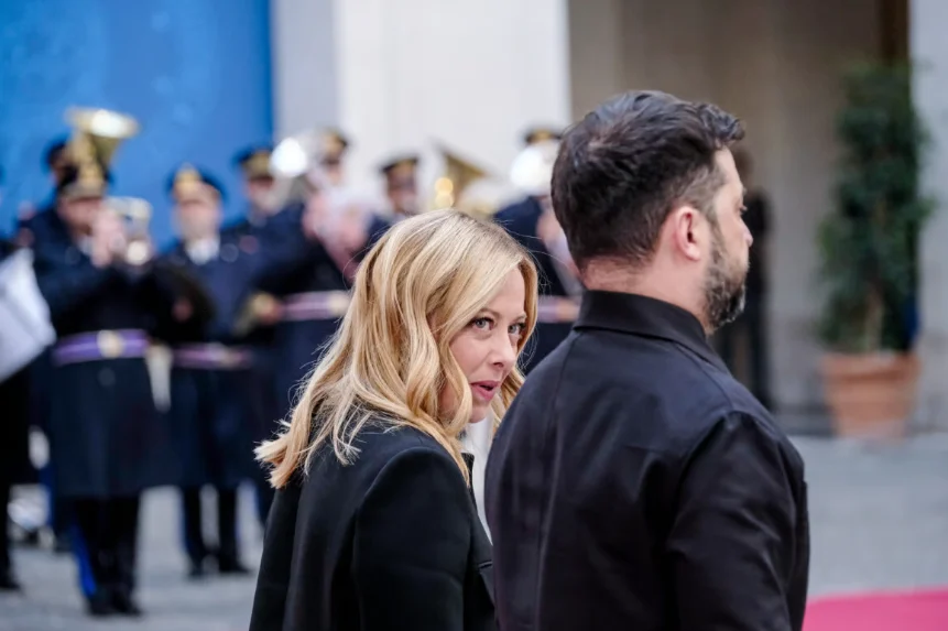 Meloni Entre Zelensky e Trump: Primeira-Ministra Italiana Tenta Evitar Fogo Cruzado Político e Diplomático