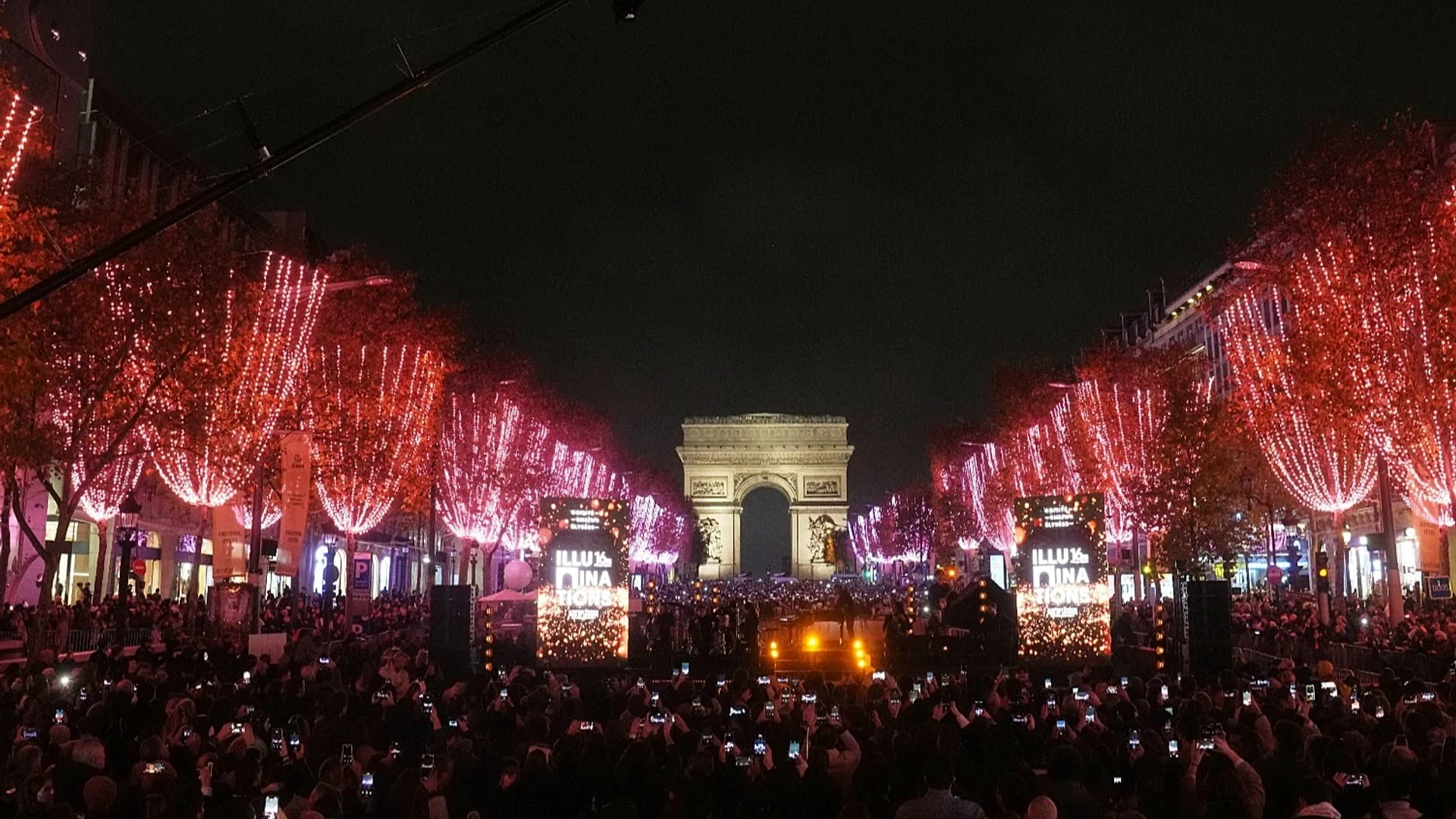 Réveillon Paris 2025: show na Champs-Élysées é cancelado por motivos de segurança; queima de fogos no Arco do Triunfo é mantida