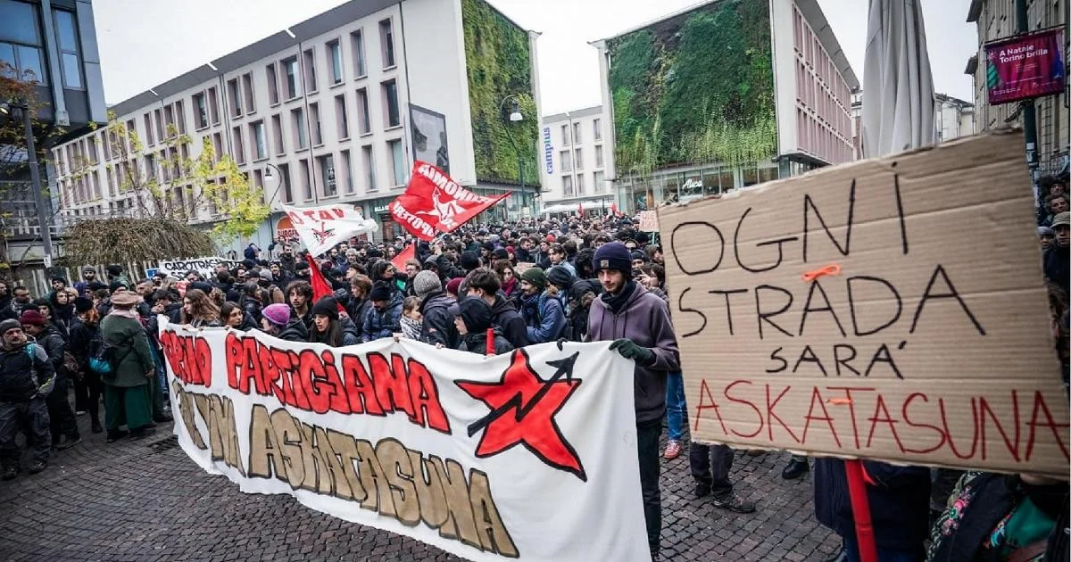 Torino em alerta: cortejo por Askatasuna começa após o sgombero e ministro defende operações