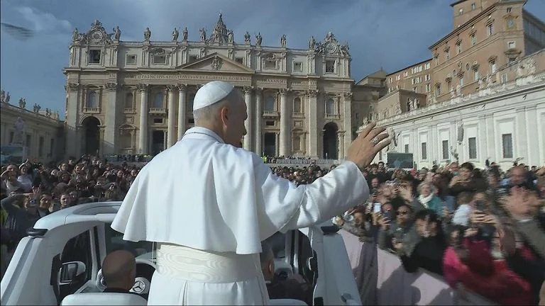 Papa a San Pietro: “Finisce il Giubileo, non la speranza. Ricchezza della terra nelle mani di pochi” — rainews.it