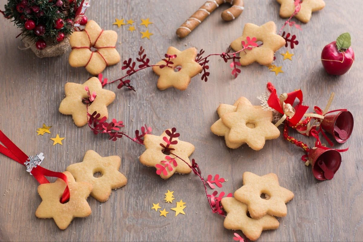 Biscoitos Estrela de Natal: receita passo a passo para decorar e presentear