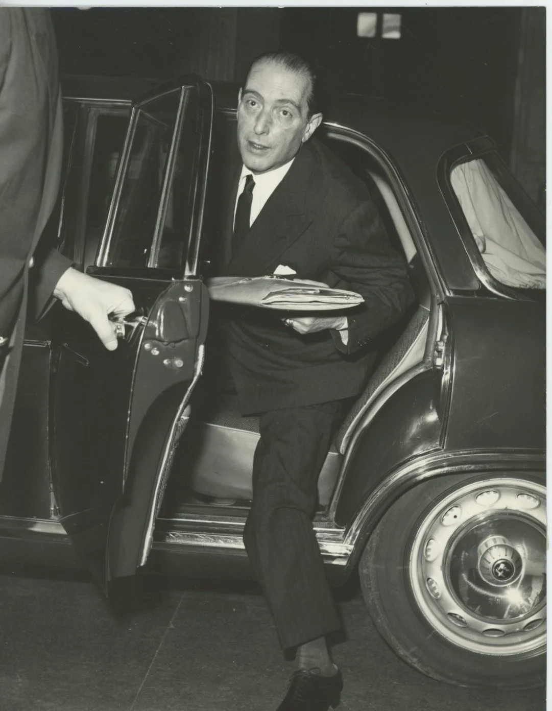 Google Imagens - Fernando Tambroni by Photographie originale / Original photograph ... - 25/12/2025