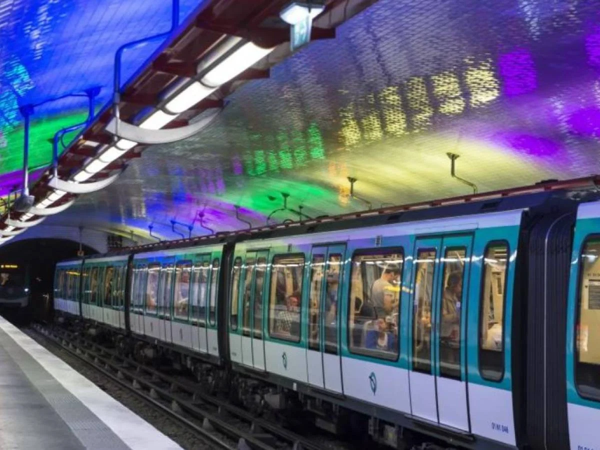 Três mulheres esfaqueadas no metrô de Paris; agressor é preso em Sarcelles