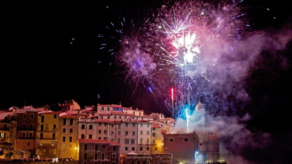 O espírito do Natal nos borghi mais belos da Itália: tradições, artesanato e sabores