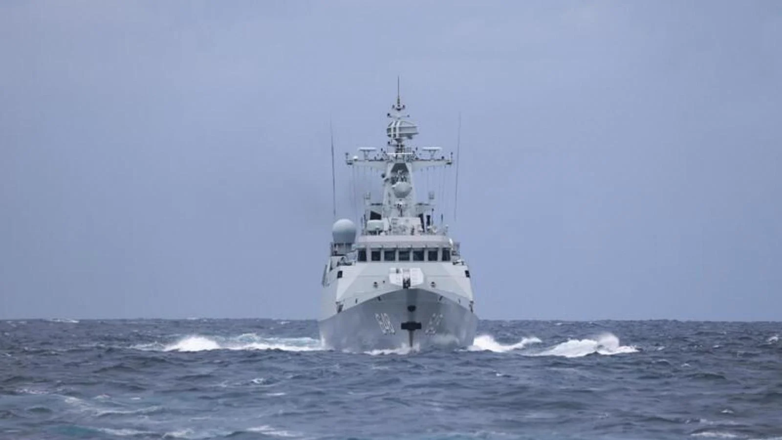 China inicia exercícios militares com fogo real ao redor de Taiwan em nova escalada