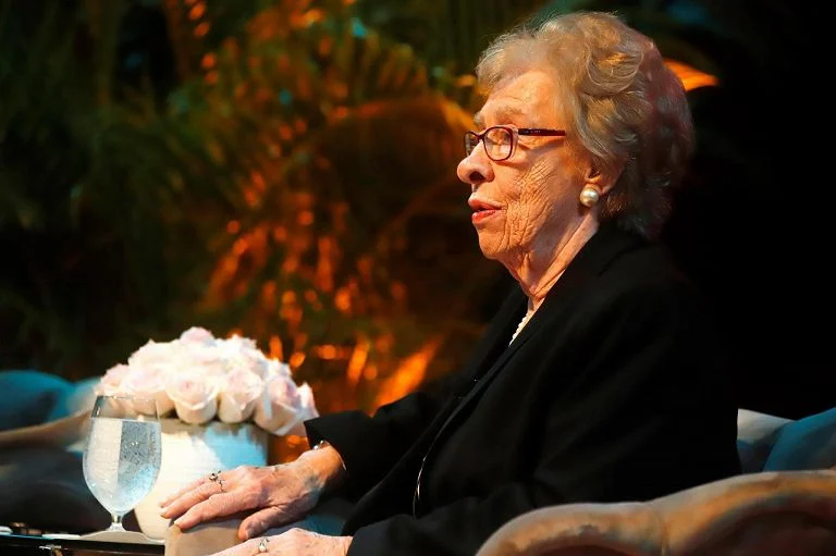 È morta Eva Schloss Geiringer, sorellastra di Anne Frank — rainews.it