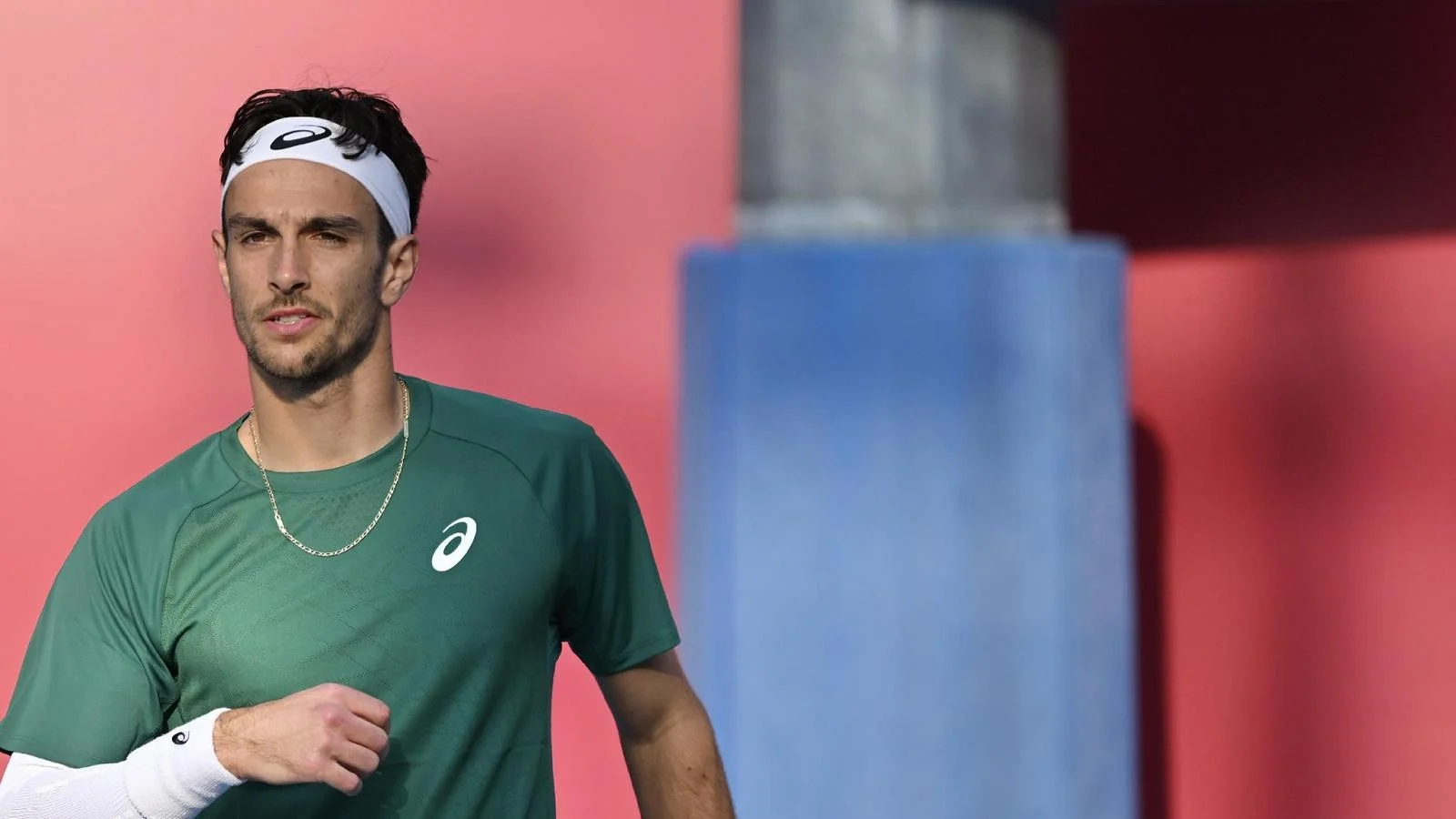 Lorenzo Musetti vira sobre Etcheverry e avança aos quartos do ATP de Hong Kong