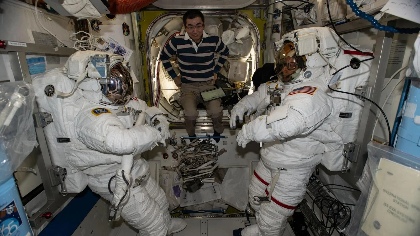 Nasa adia primeira caminhada espacial de 2026 na ISS por emergência médica a bordo