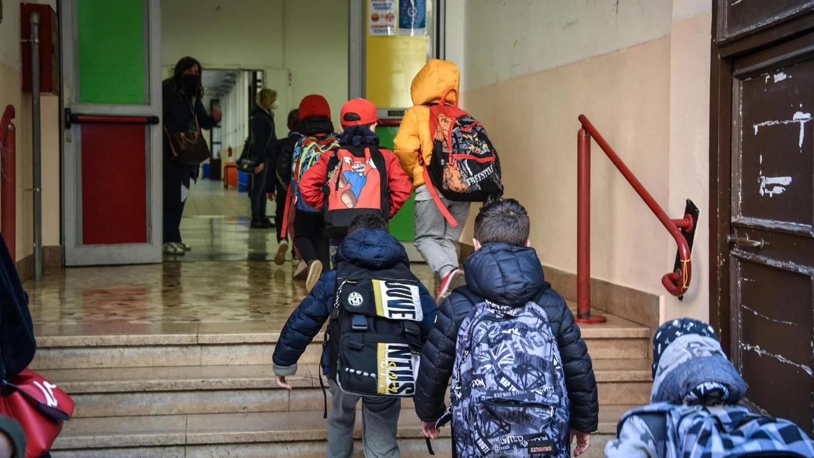 Greve nas escolas: paralisação nacional atinge também institutos privados e põe aulas em risco