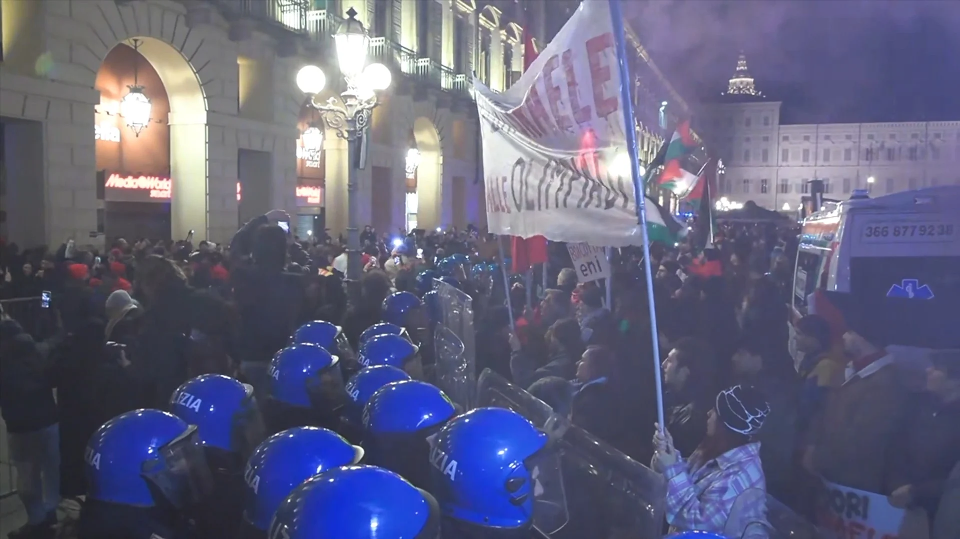Protestos em Turim marcam chegada da tocha de Milano-Cortina 2026; grupos exigem exclusão de Israel