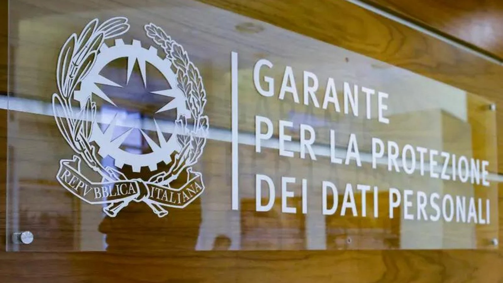 Perquisições na sede do Garante da Privacidade: Stanzione e outros membros são investigados