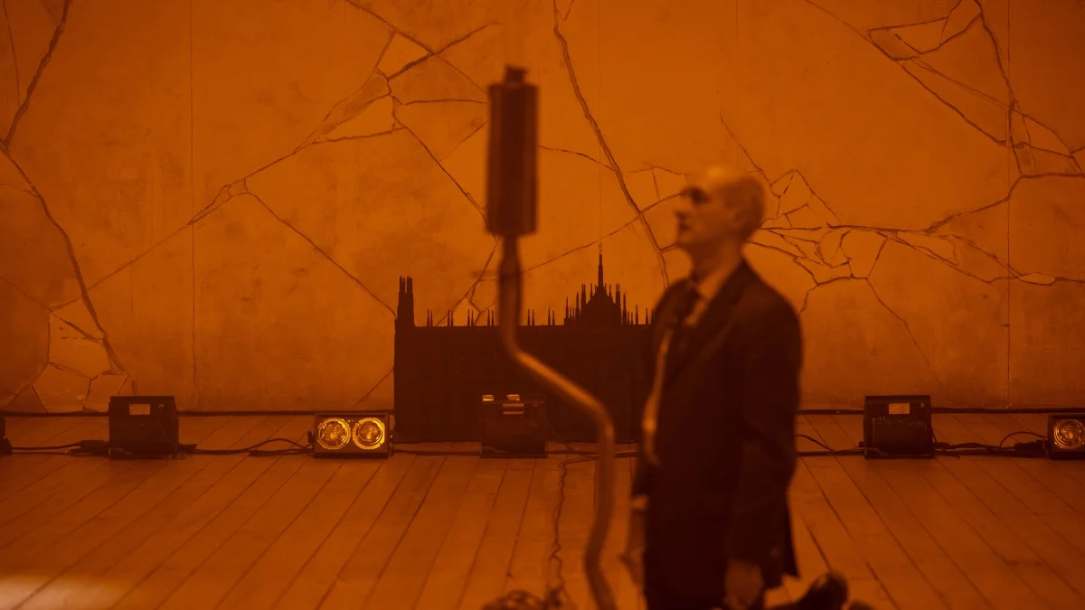 Antonio Latella encena a 'Milano maldita' de Giovanni Testori em espetáculo visceral