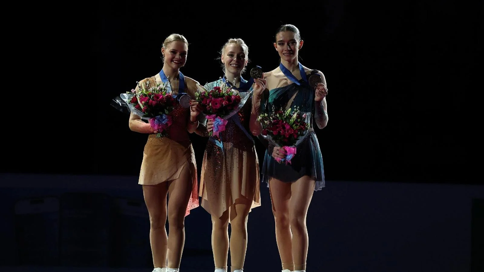 Lara Naki Gutmann conquista bronze histórico nos Europeus de patinação em Sheffield