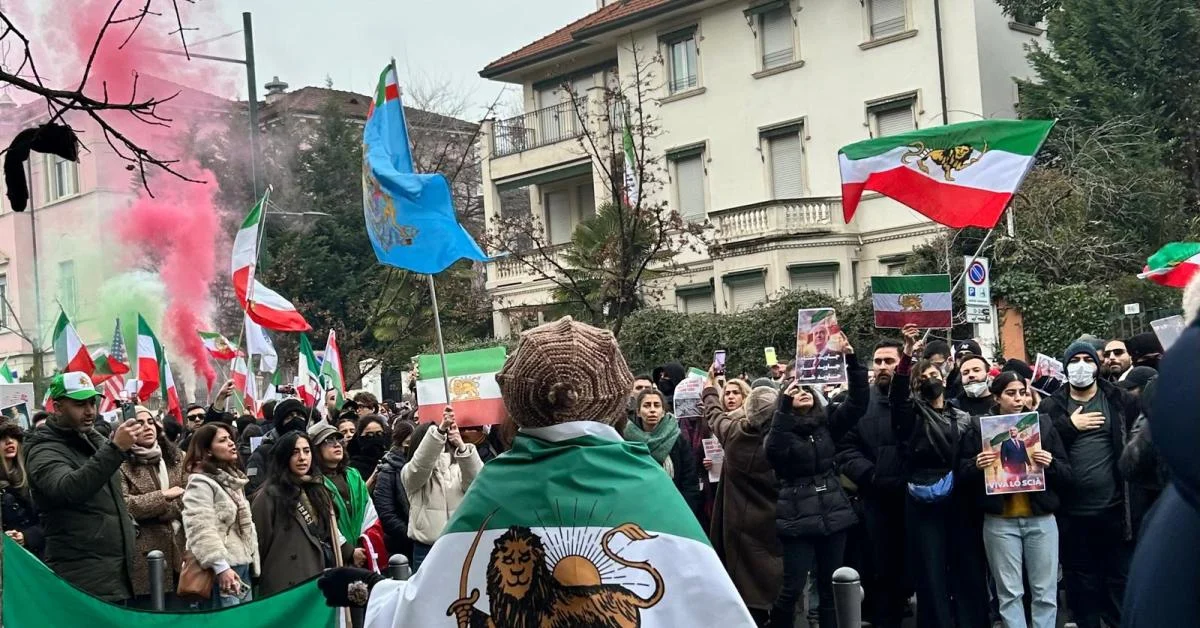 Milão: a voz da diáspora iraniana contra a repressão — protesto em frente ao consulado