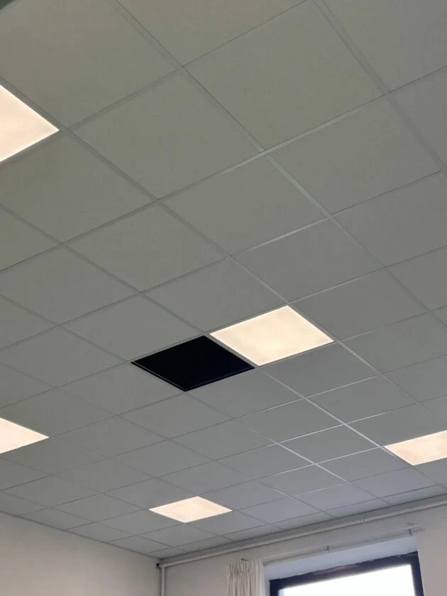 “A scuola piove dal soffitto. I termosifoni sono rotti e si fa lezione al freddo”: la protesta degli studenti dei licei di Roma — ilfattoquotidiano.it