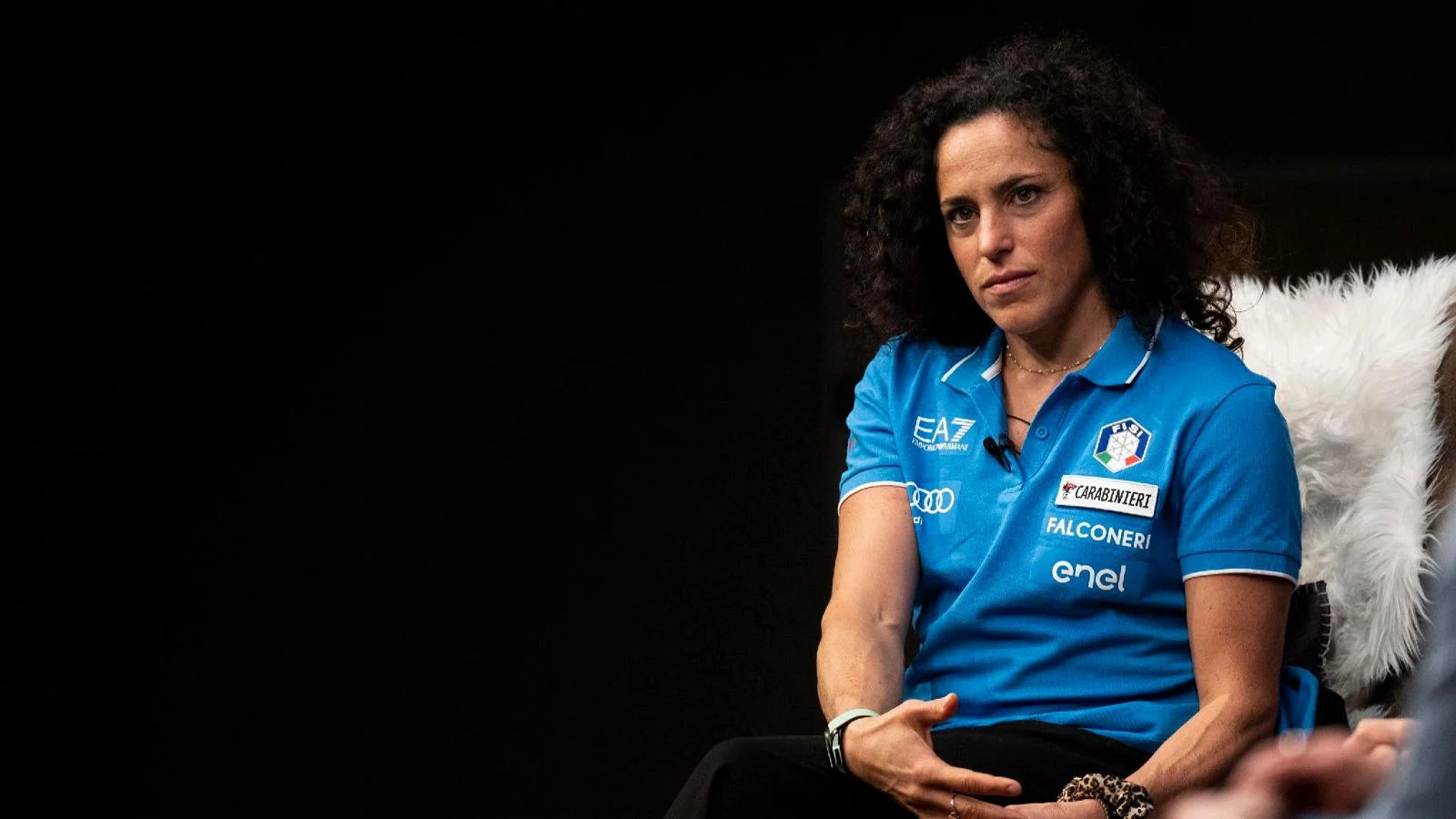 Federica Brignone enfrenta dor e incerteza no gigante de Plan de Corones antes dos Jogos