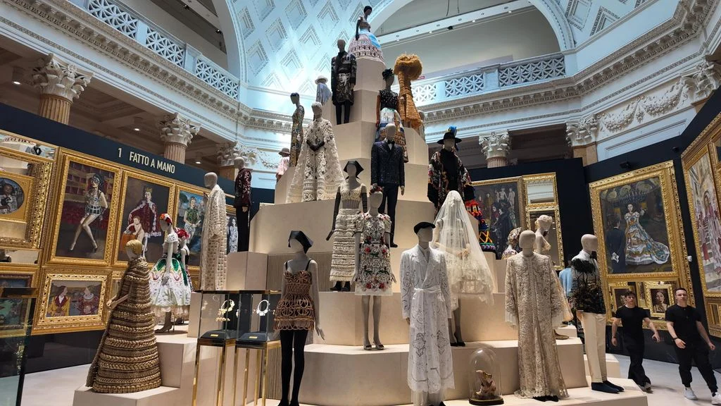 A Roma la moda diventa arte: apre "Dal cuore alle mani: Dolce&Gabbana” — agi.it