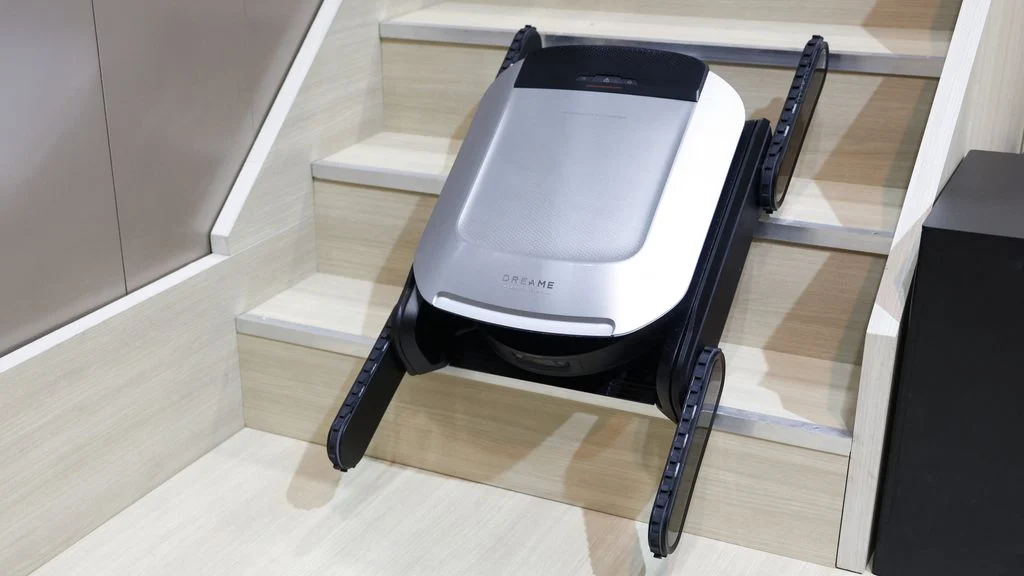 Robot da compagnia e schermi trasformisti: le stranezze del CES 2026 — agi.it