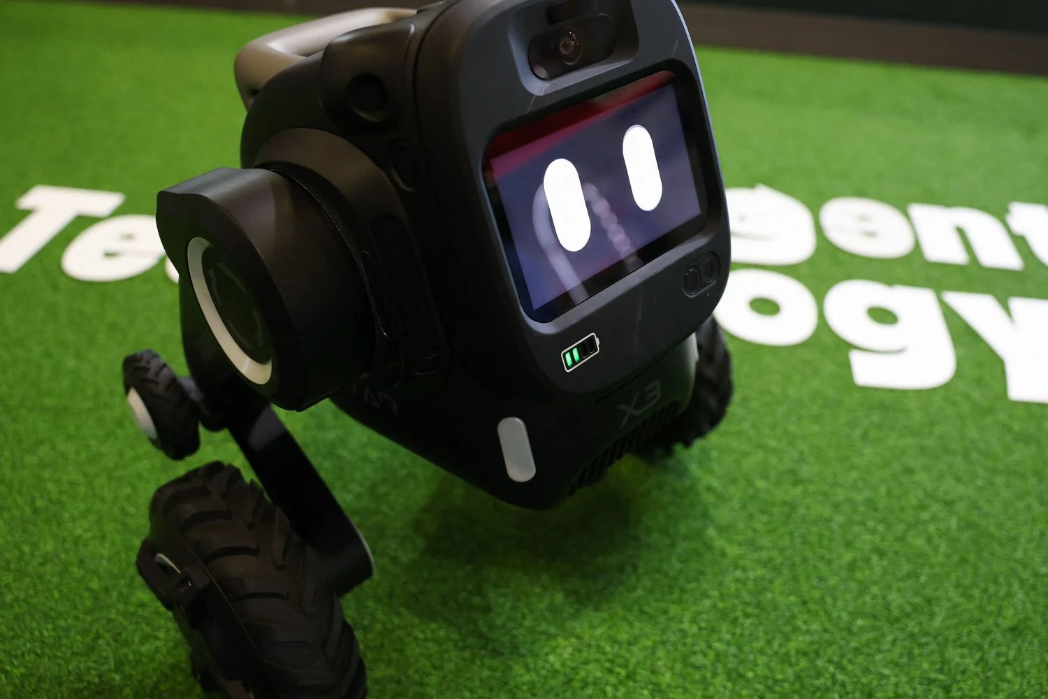 CES 2026: robôs de companhia, aspiradores com 'pernas' e telas rollable dominam as curiosidades