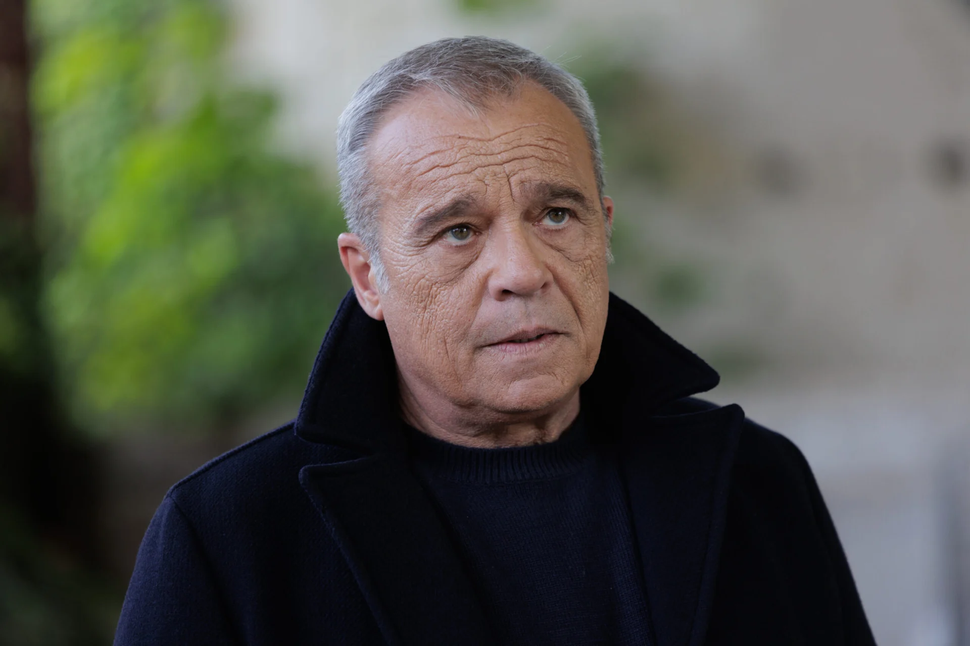 Claudio Amendola revela episódios de corteggiamento e fala da separação de Francesca Neri