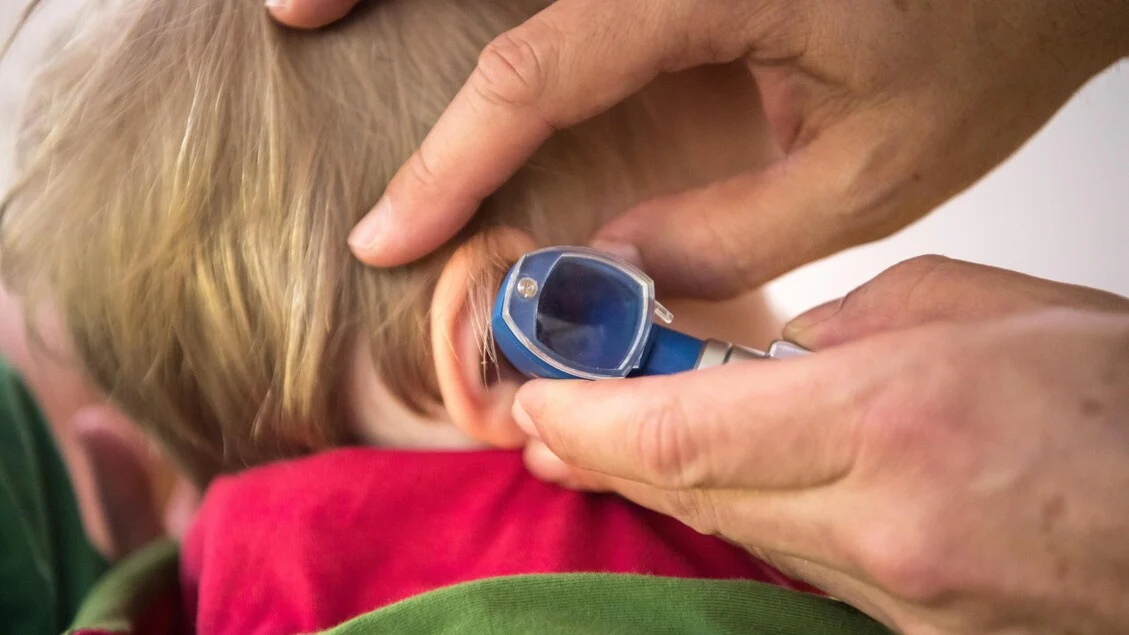 Eurostat: 3,2% das crianças europeias enfrentam cuidados médicos insuficientes; Itália está ligeiramente melhor