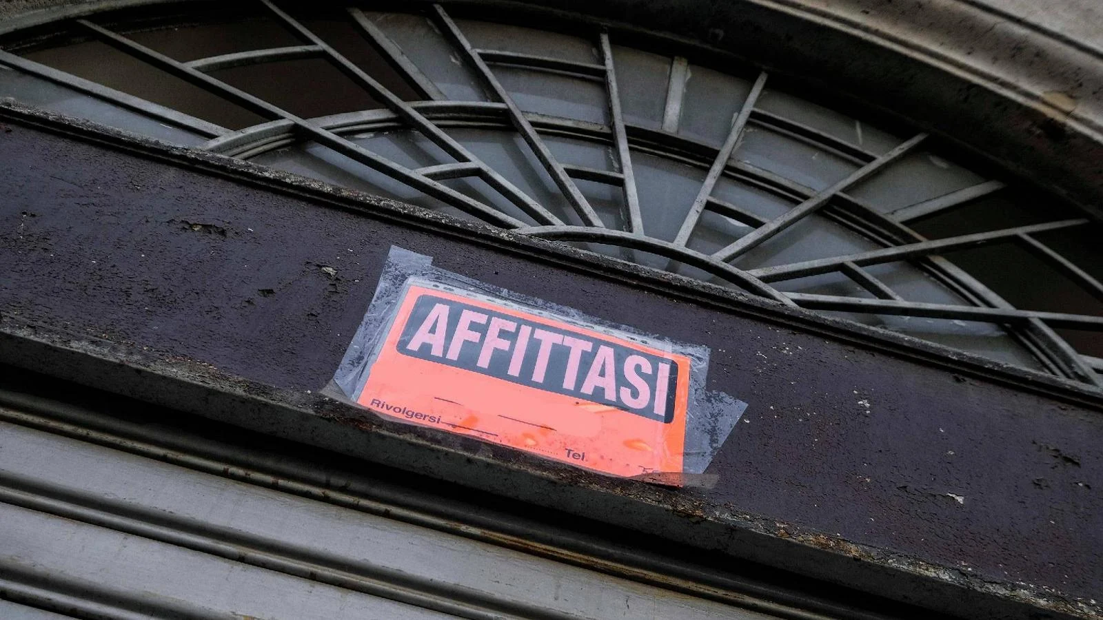 Reino Unido estuda proibir redes sociais para menores de 16 anos após passo da Austrália, diz Starmer