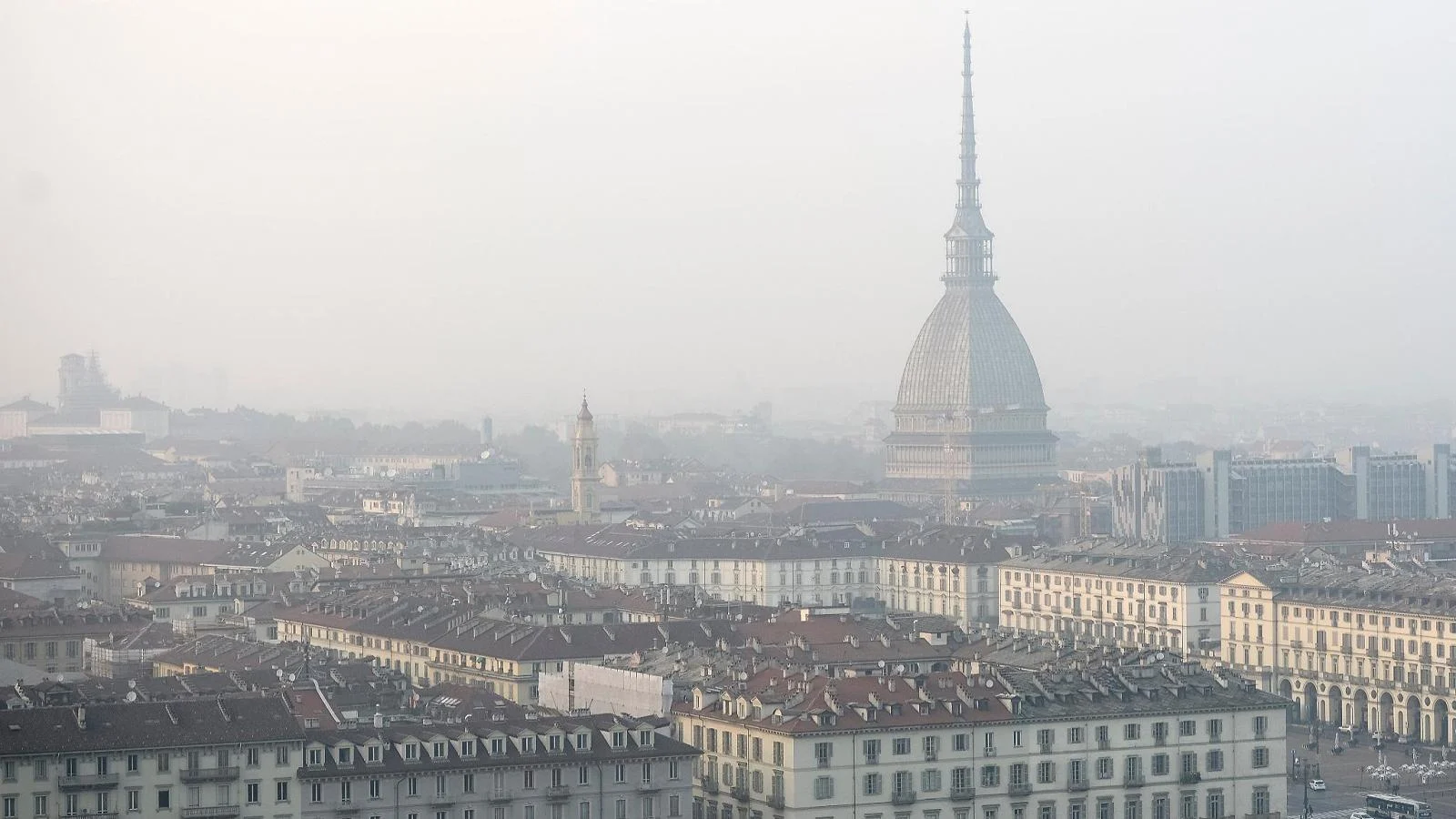 Smog na Itália em 2025: limites de poluição superados nas maiores cidades