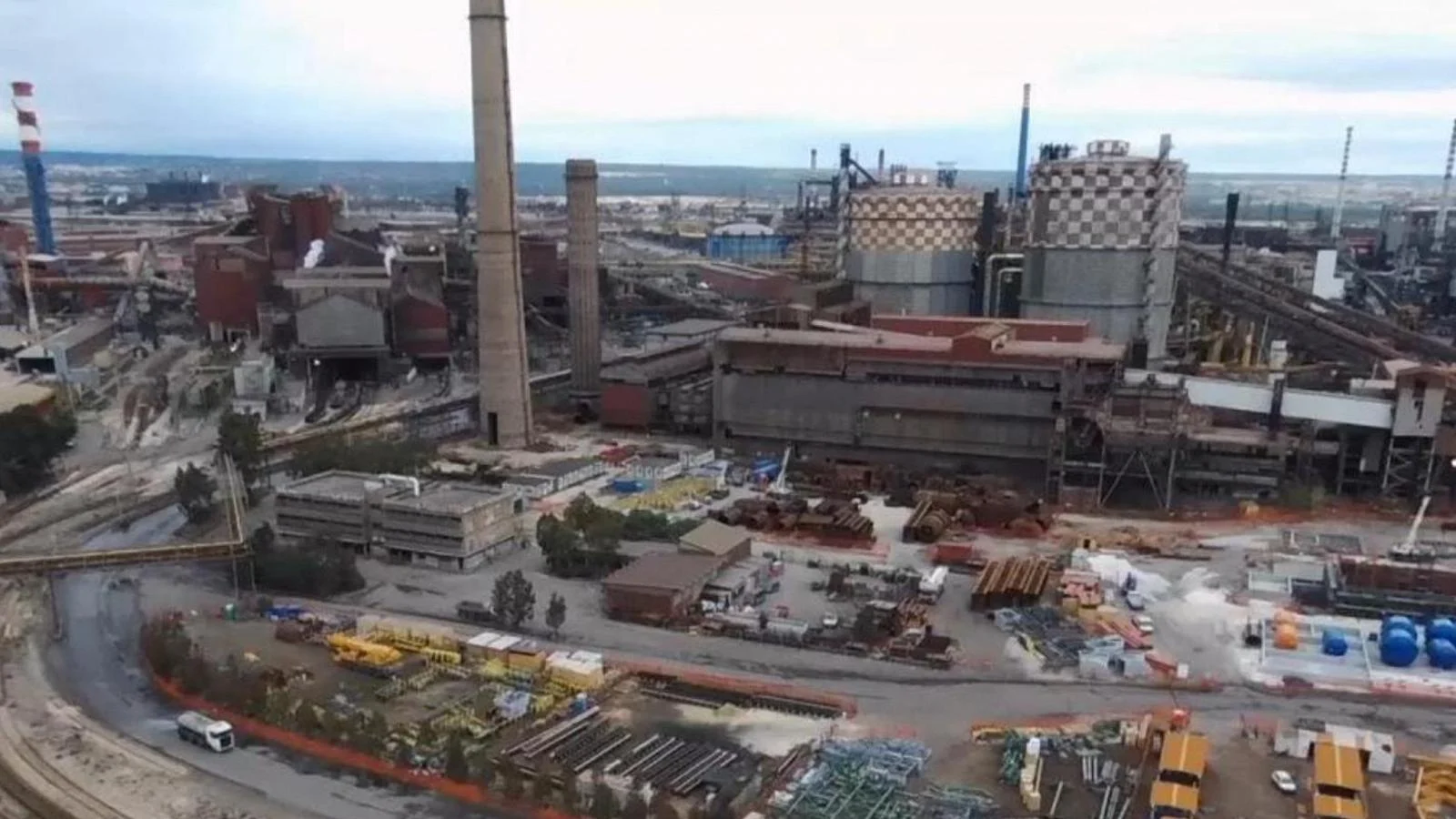 Decreto Ex Ilva vira lei: aprovados fundos emergenciais para manter produção em Taranto