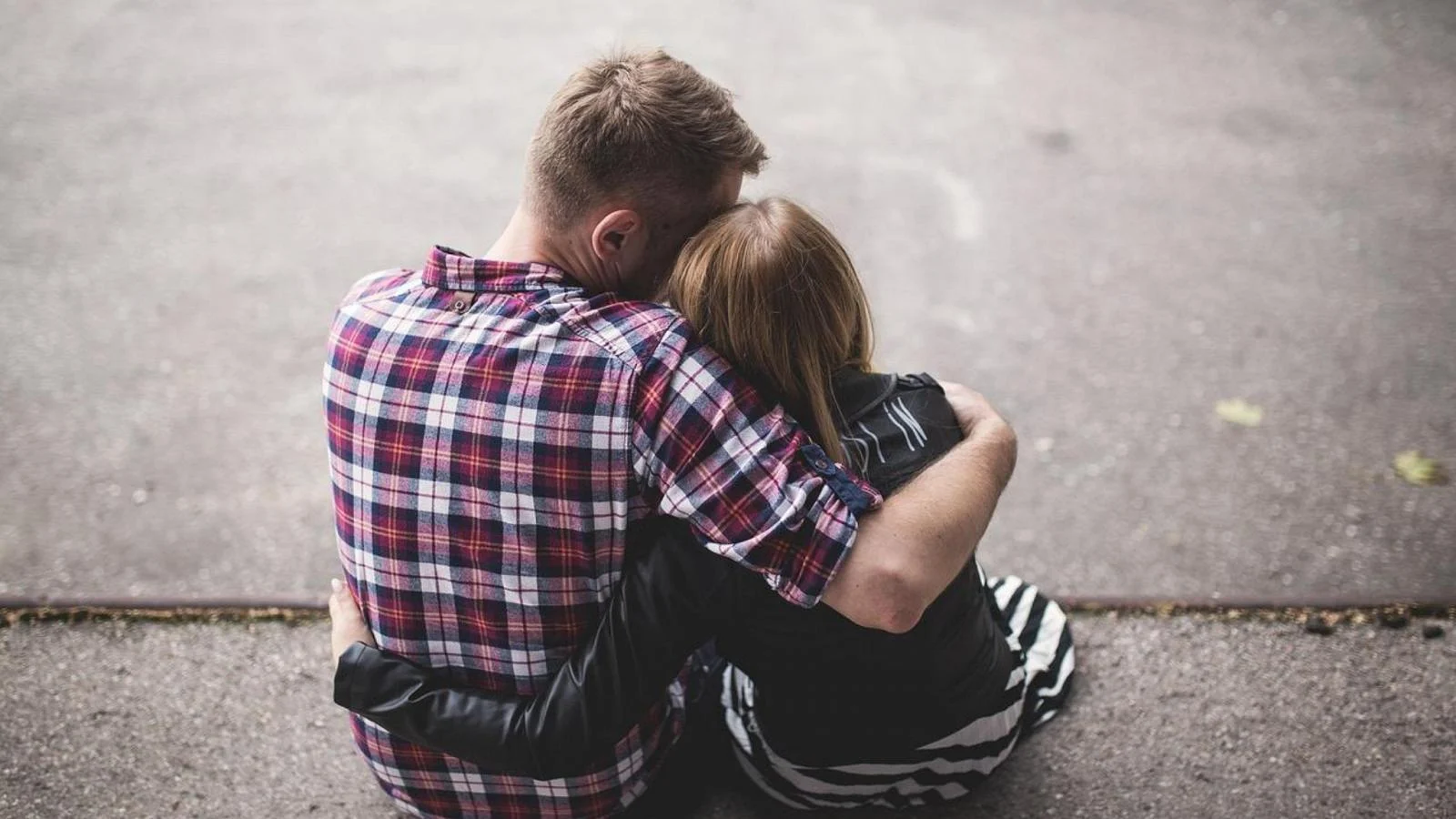 Dia Mundial do Abraço: o calor de um gesto que cura e protege a saúde