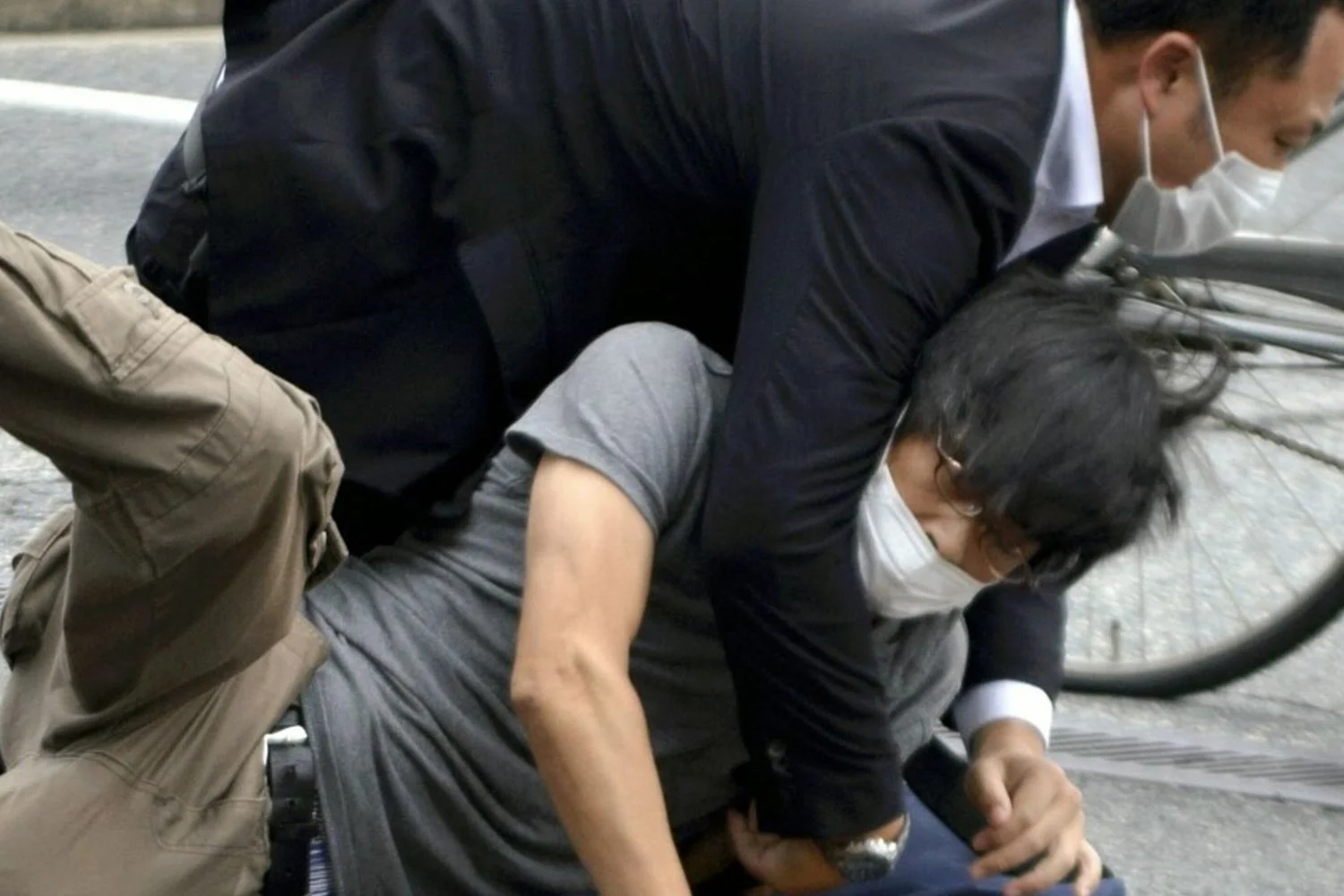 Japão condena Tetsuya Yamagami à prisão perpétua pelo assassinato de Shinzo Abe