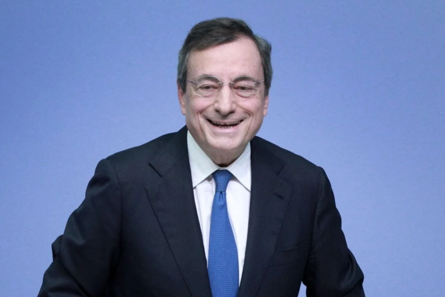 Mario Draghi recebe o Prêmio Carlo Magno: 'A Europa enfrenta inimigos sem precedentes'