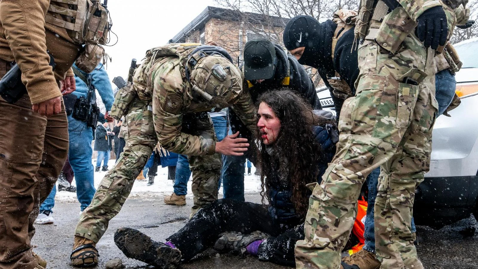 EUA: ICE prende até crianças e autópsia aponta homicídio em centro de detenção