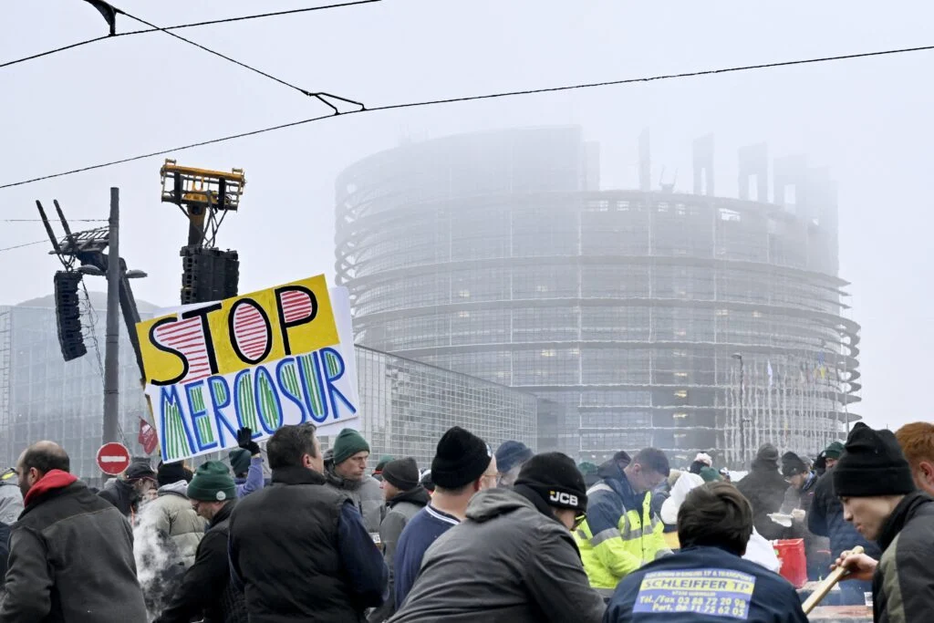 Acordo UE‑Mercosur divide economia europeia: campo em festa, indústria em alerta