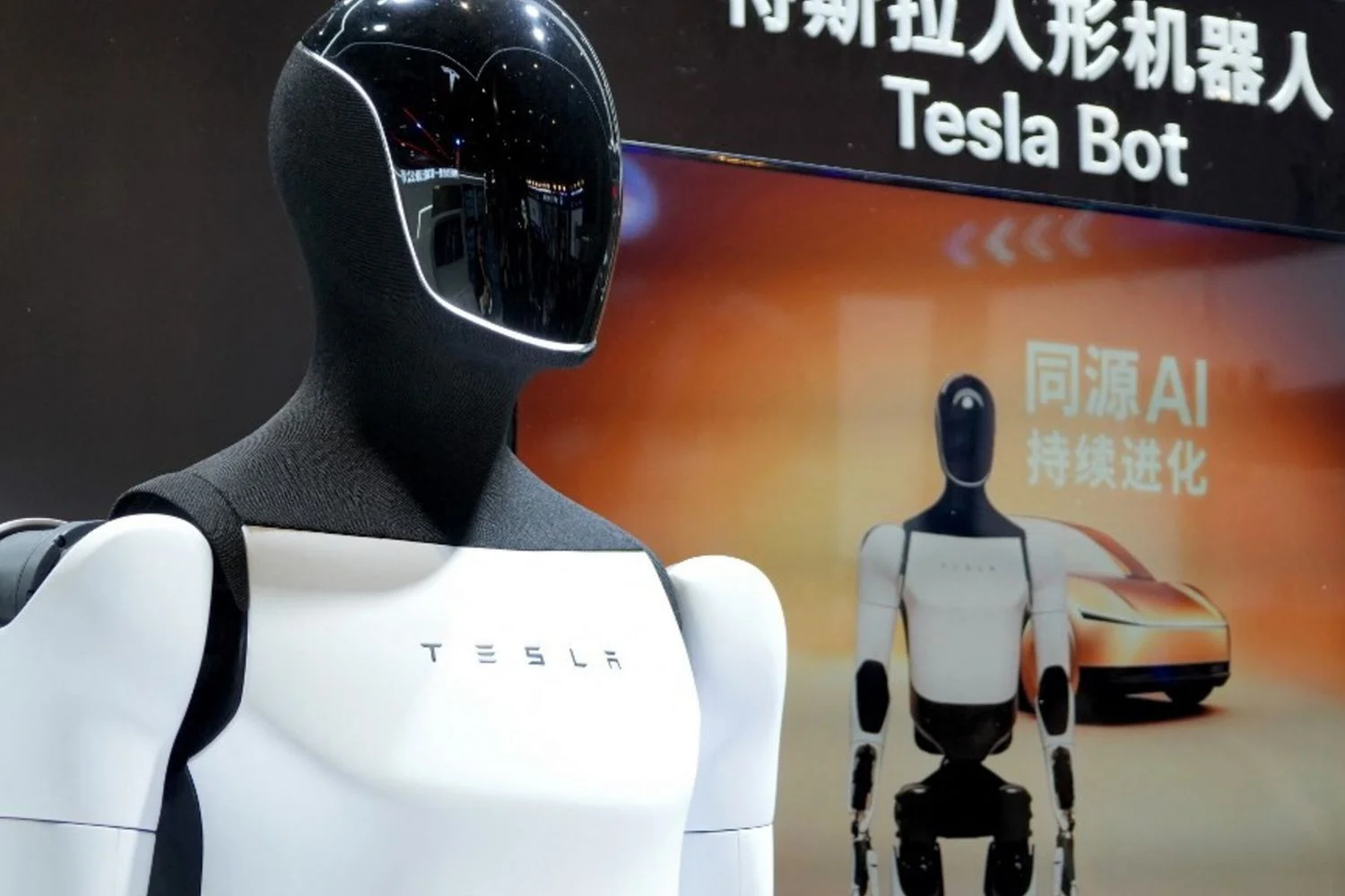 Musk confirma: robôs humanoides <strong>Optimus</strong> serão comercializados até 2027 e objetivo é 1 milhão de unidades