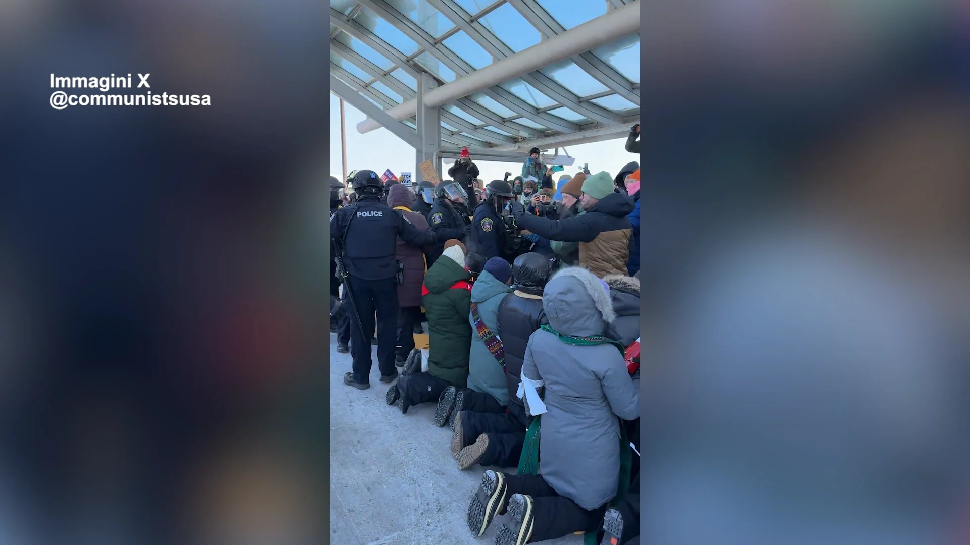 Cerca de 100 membros do clero são presos em Minneapolis durante protesto contra o ICE e as deportações