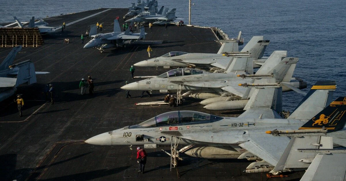 Voos cancelados e movimentação militar dos EUA: escalada aumenta risco de ataque ao Irã e deixa Israel em alerta